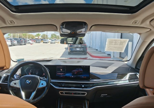 Used 2025 Red BMW xDrive40i image 13