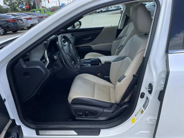 Used 2020 White Lexus 350 image 11