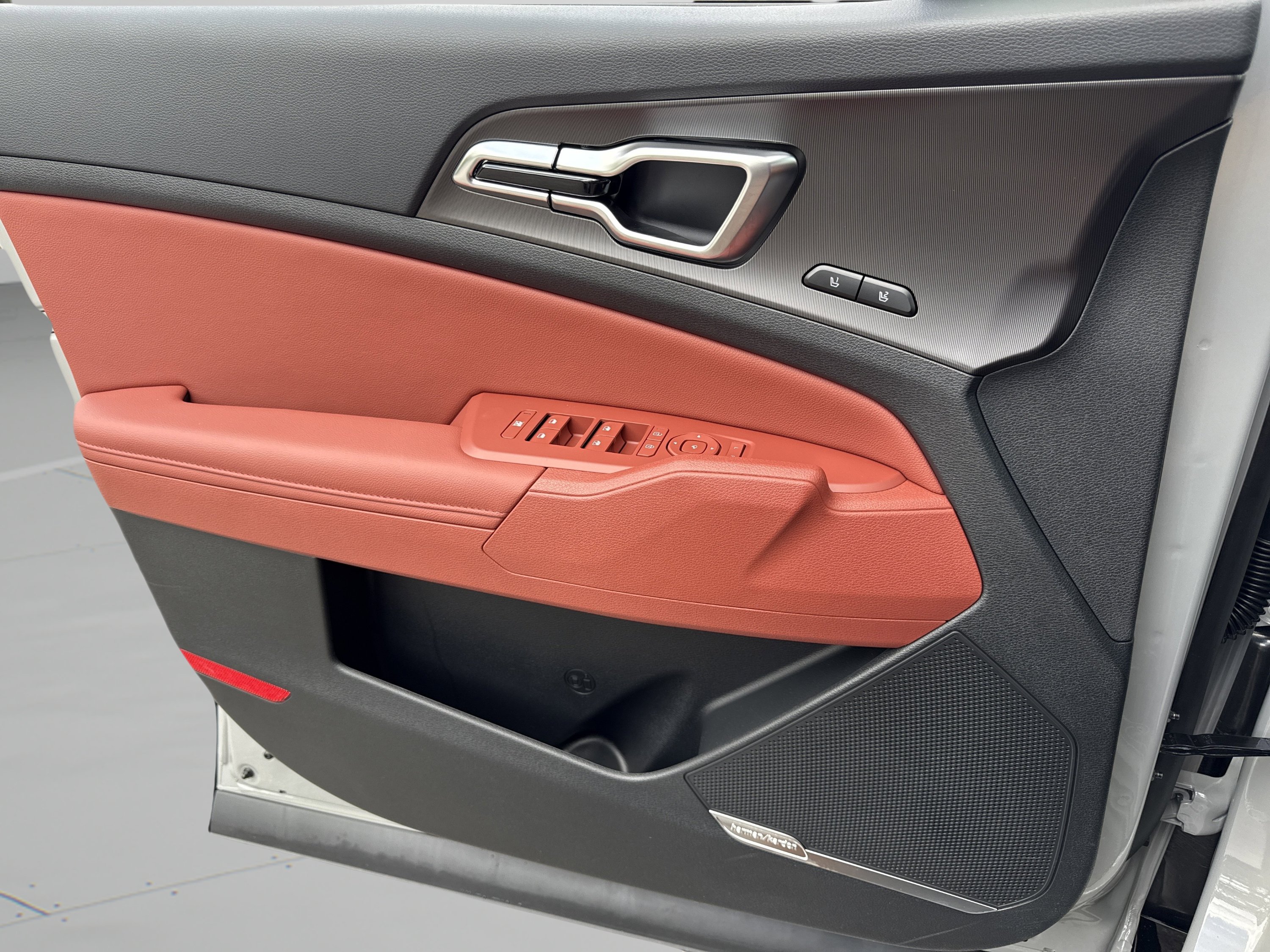 New 2026 Wolf Gray Kia SX Prestige image 19