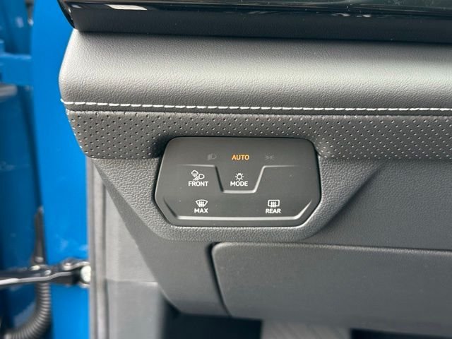 New 2026 Mountain  Lake Blue Metallic Volkswagen 2.0T SE w/Technology image 24