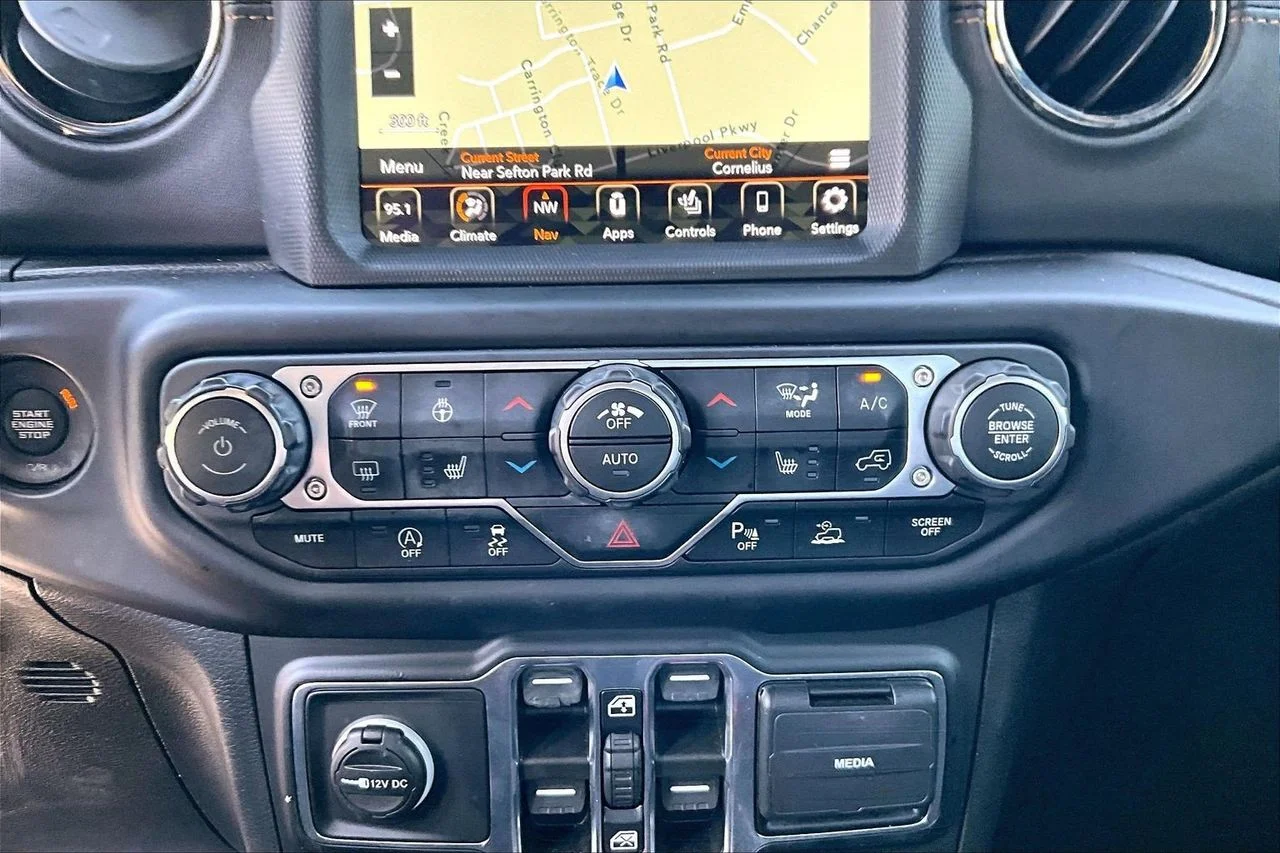 Used 2021 Silver Jeep Sahara High Altitude image 18