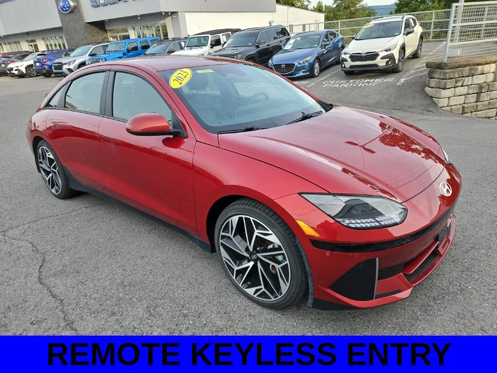 Used 2023 Red Hyundai SEL image 10
