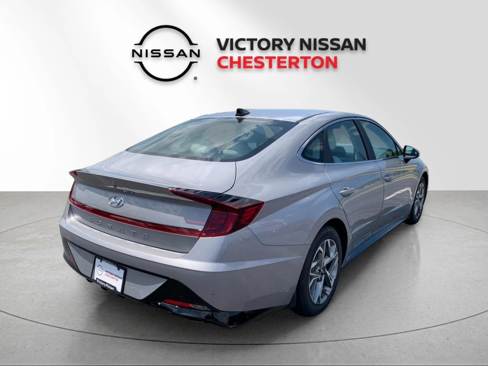 Used 2023 Silver Hyundai SEL image 7