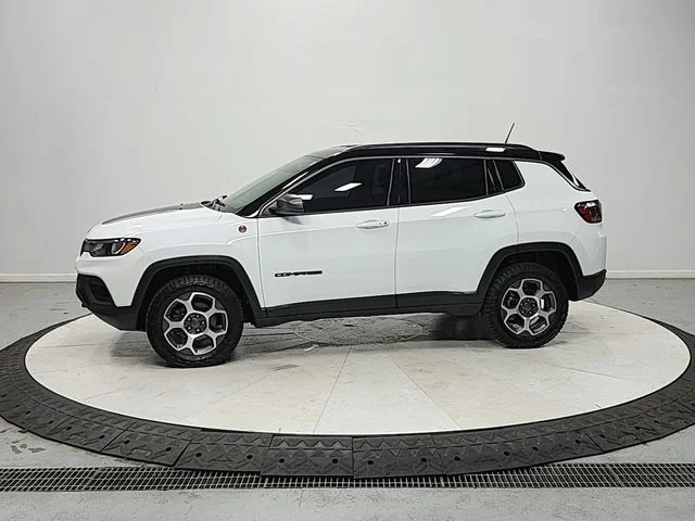 Used 2022 White Jeep Trailhawk image 4