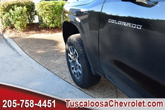 Used 2025 Black Chevrolet Z71 image 17