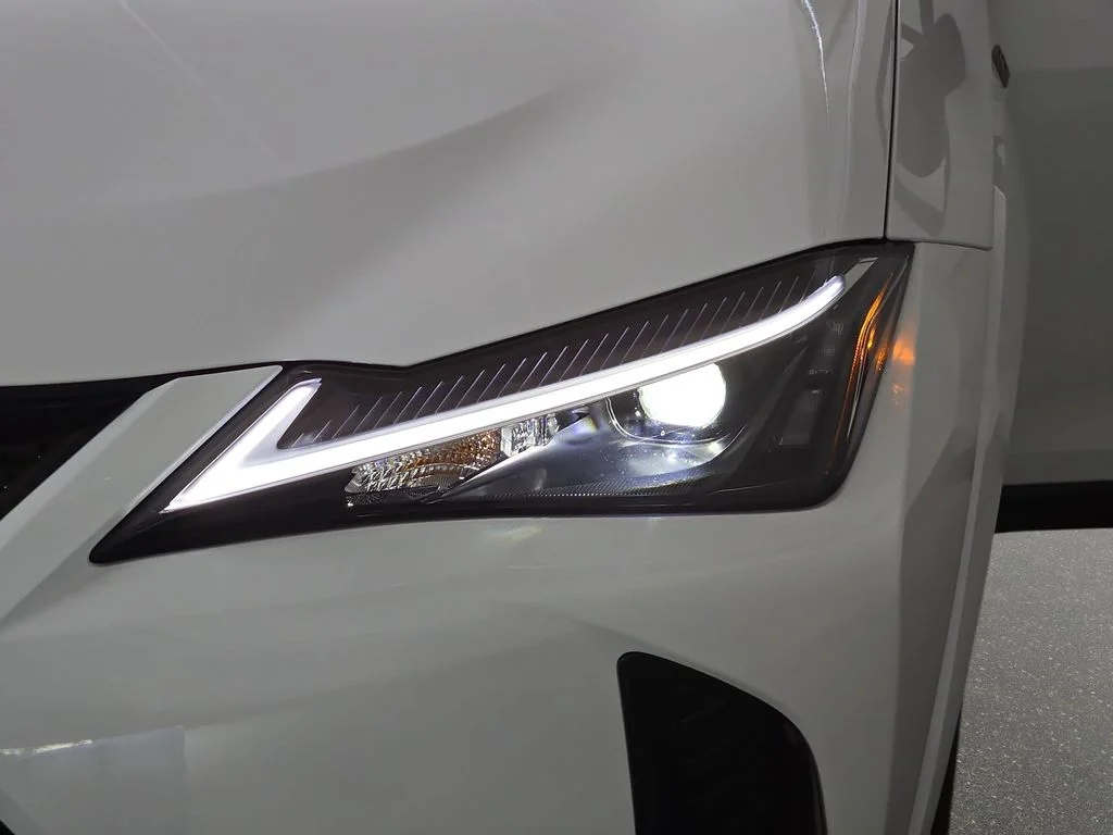 New 2026 Ultra White with Obsidian roof Lexus F SPORT DESIGN AWD image 29