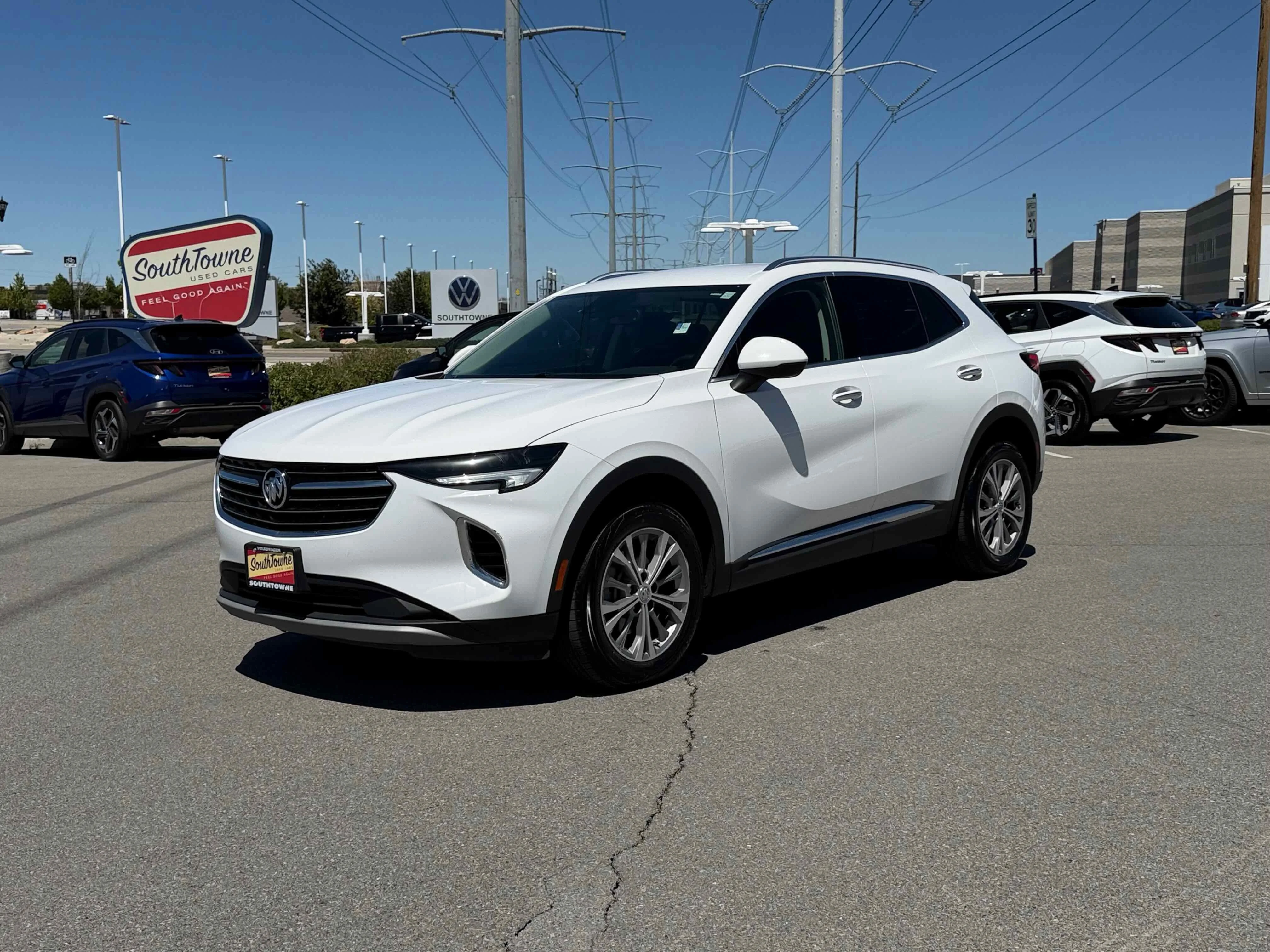 Used 2022 Summit White Buick Preferred image 1