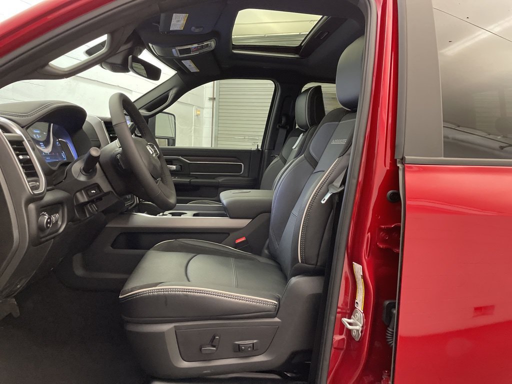 New 2026 Molten Red Pearl-Coat Exterior Paint RAM Laramie SRW image 21
