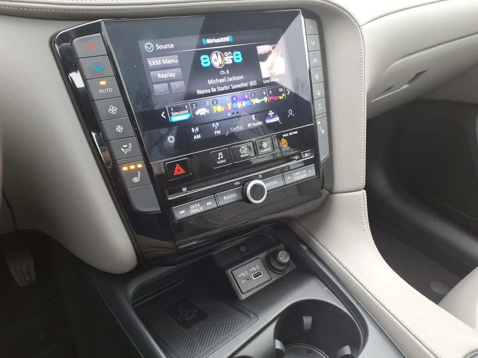 Certified Used 2024 Black INFINITI LUXE image 18