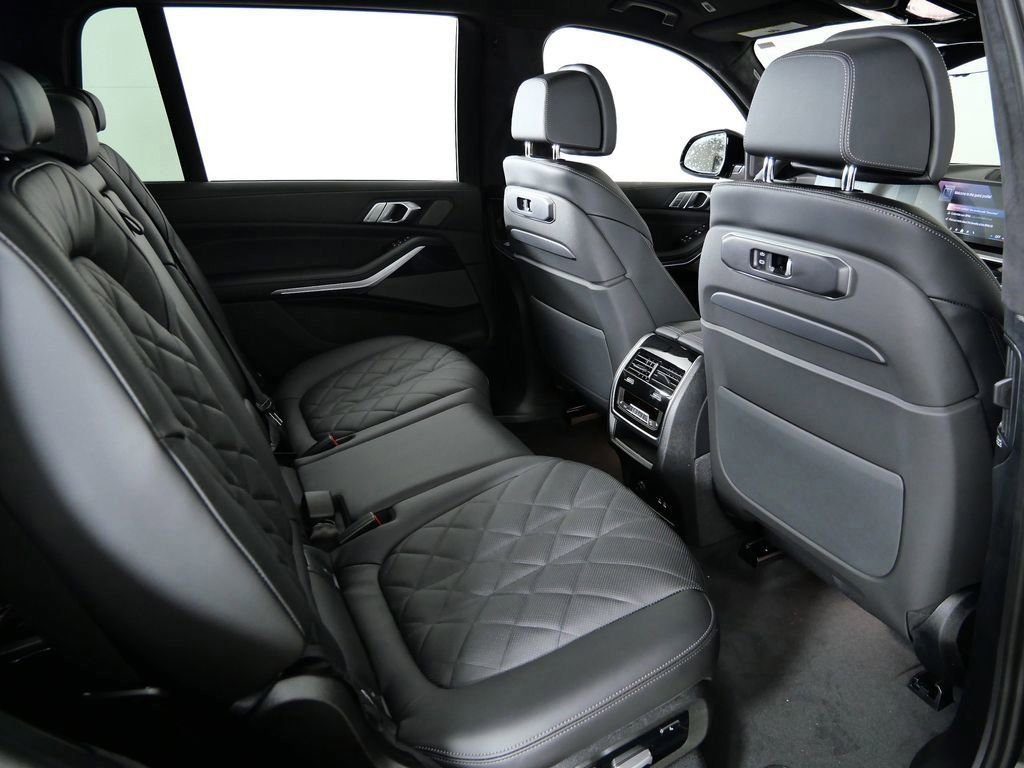 Used 2026 Dravit Grey Metallic BMW xDrive40i image 27