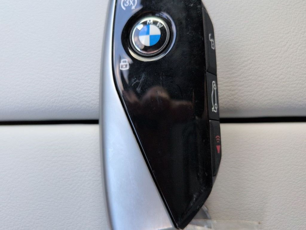 New 2027 Brooklyn Grey Metallic BMW xDrive40i image 30