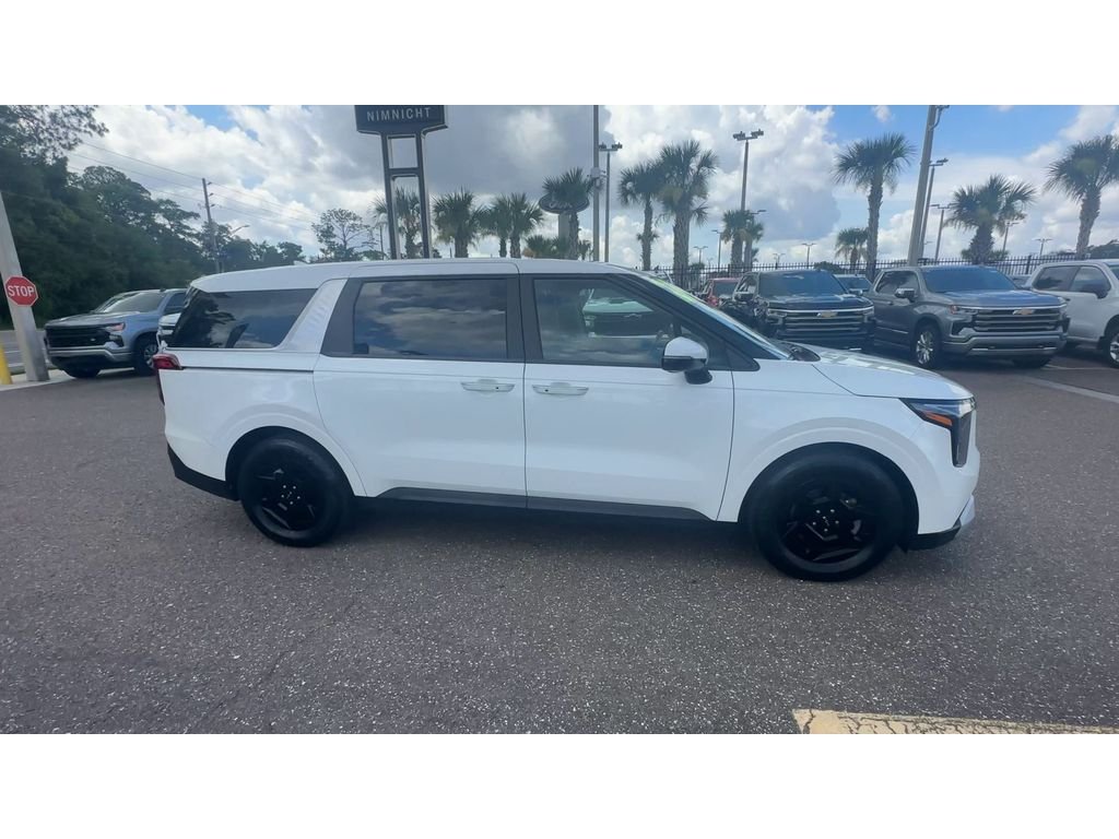 Used 2025 White Kia LXS image 9