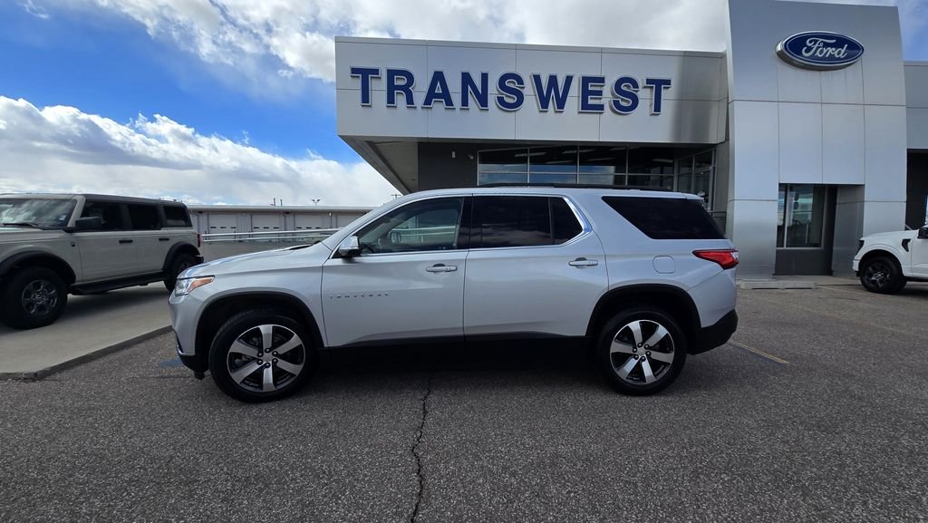 Used 2019 Chevrolet Traverse 3LT with VIN 1GNEVHKW5KJ250877 for sale in Scottsbluff, NE