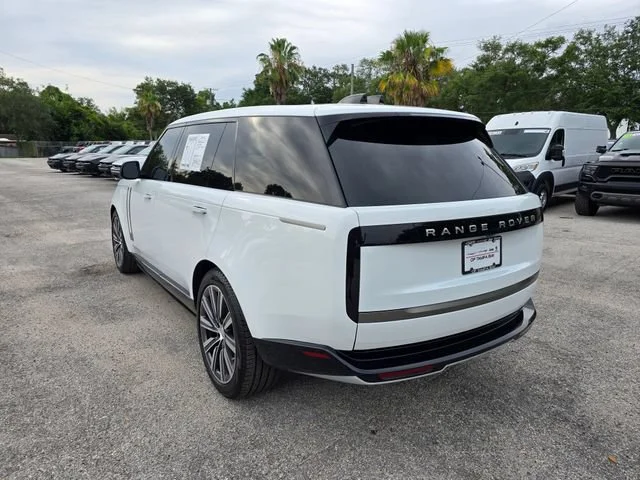 Used 2025 Ostuni Pearl Wht Prem Met Land Rover Autobiography image 4