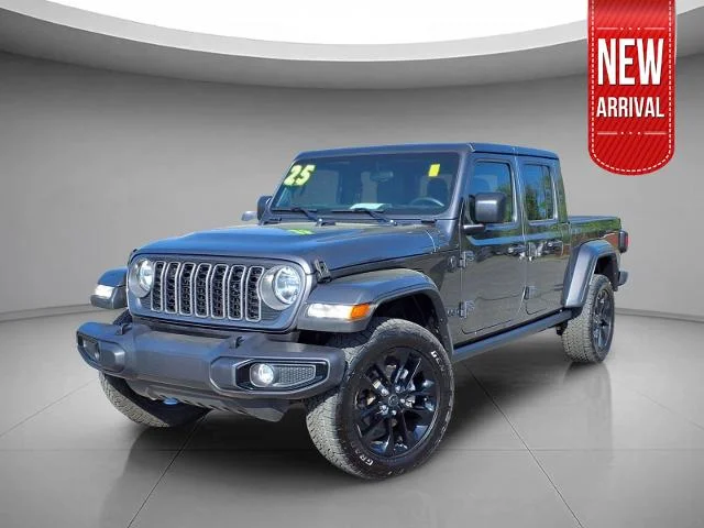 2025 Jeep Gladiator Nighthawk Auto's photo