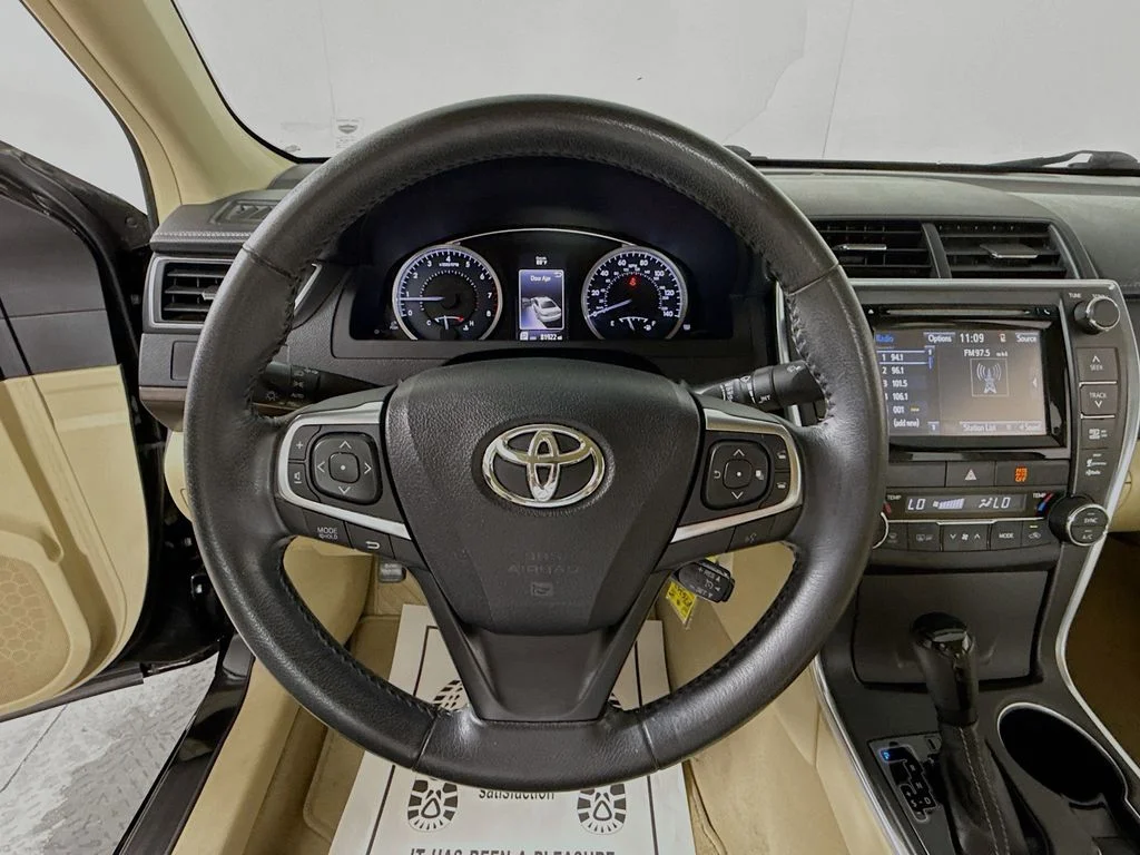 Used 2015 Black Toyota  image 11