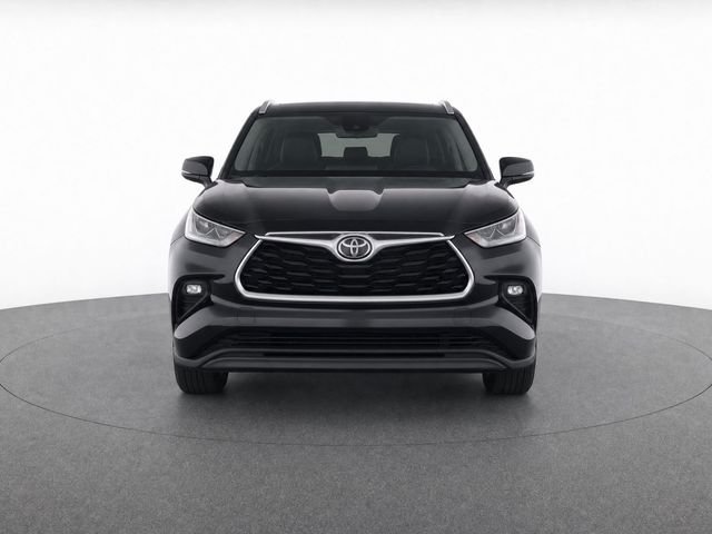 Used 2022 Black Toyota XLE image 5