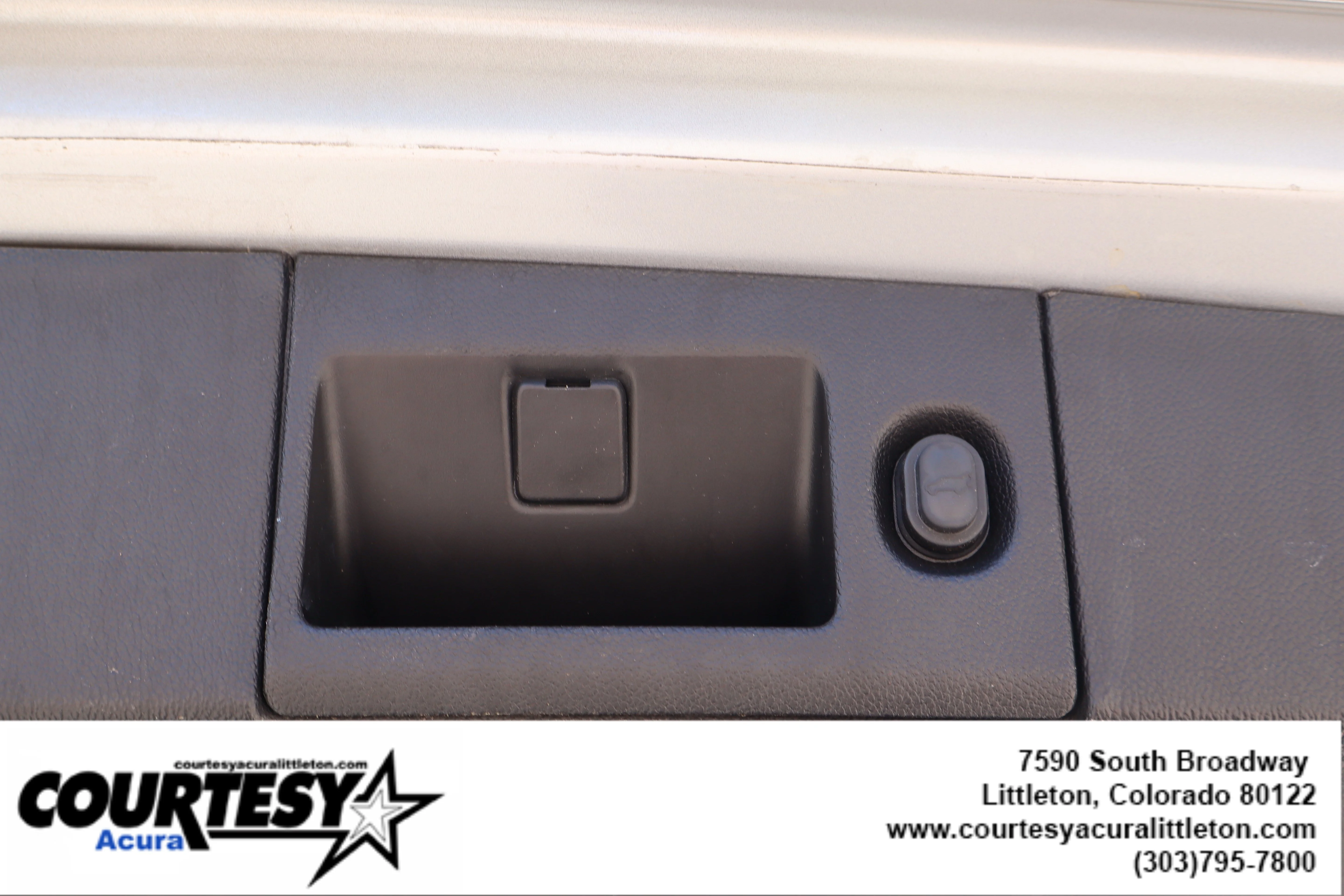 Used 2019 Silver Ice Metallic Chevrolet Premier image 29