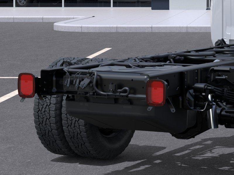 New 2026 Summit White GMC Pro image 11