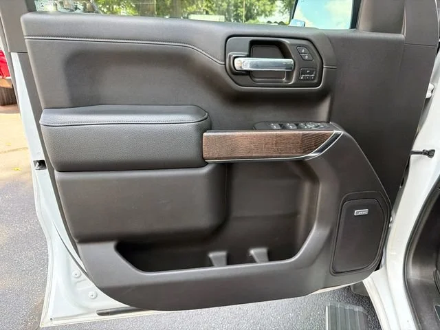 Used 2021 WHITE FROST TRICOAT GMC Denali image 10
