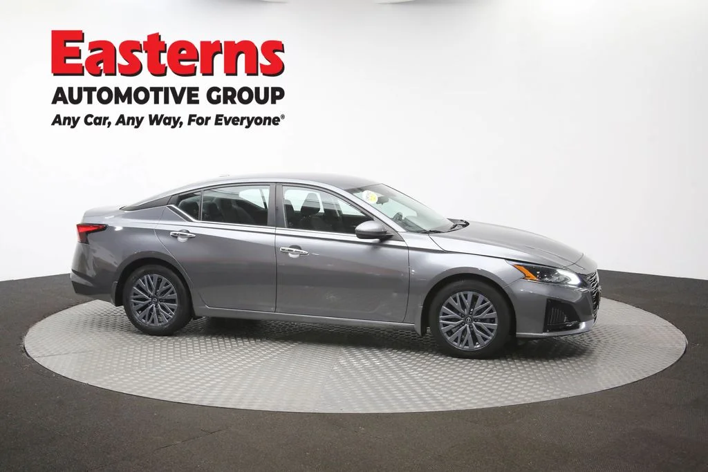 Used 2023 Gray Nissan 2.5 SV image 46