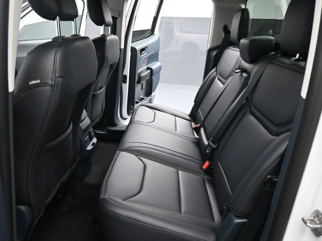 New 2026 Oxford White Ford Lariat image 21