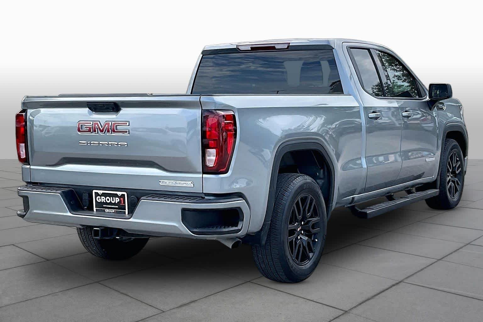 Used 2025 Sterling Metallic GMC Elevation image 13