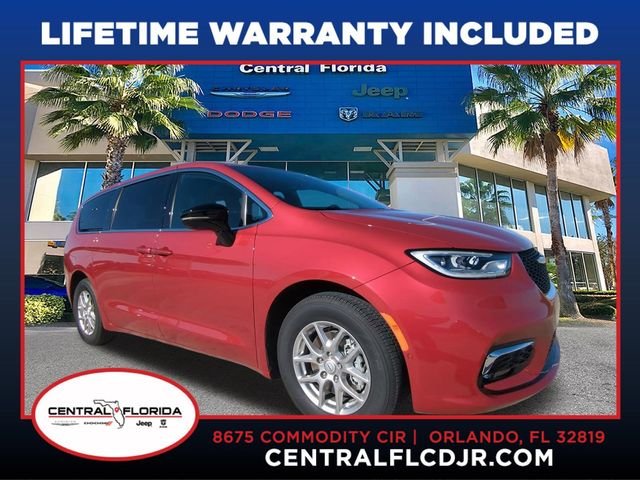 2026 Chrysler Pacifica Select's photo