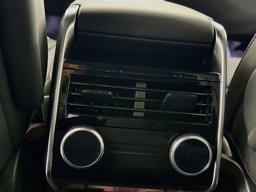 New 2026 Fuji White Land Rover SE image 27