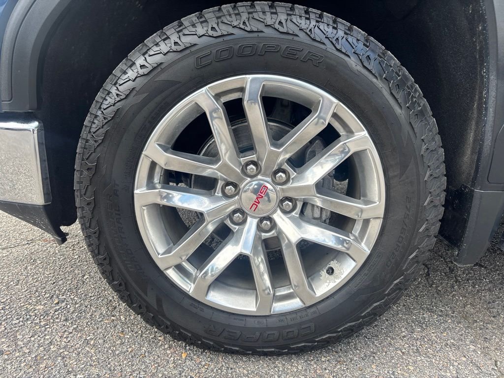 Used 2020 Blue GMC SLT image 32