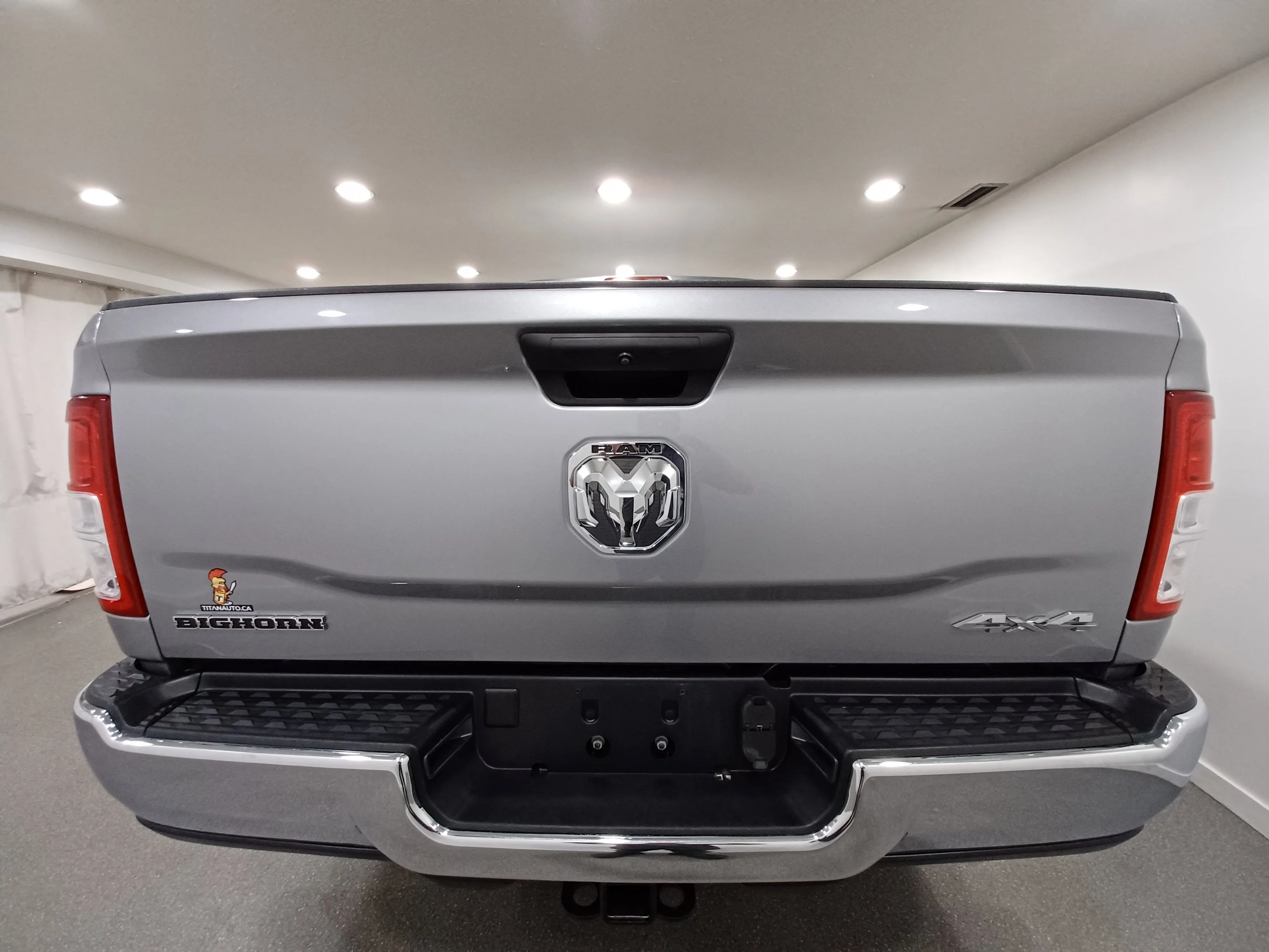 Certified Used 2024 Billet Silver Metallic Ram Bighorn 6.4L HEMI | 4x4 | 6 Pass | 6 Foot Box | Trailer Mirrors & Brake | Park Assist image 22