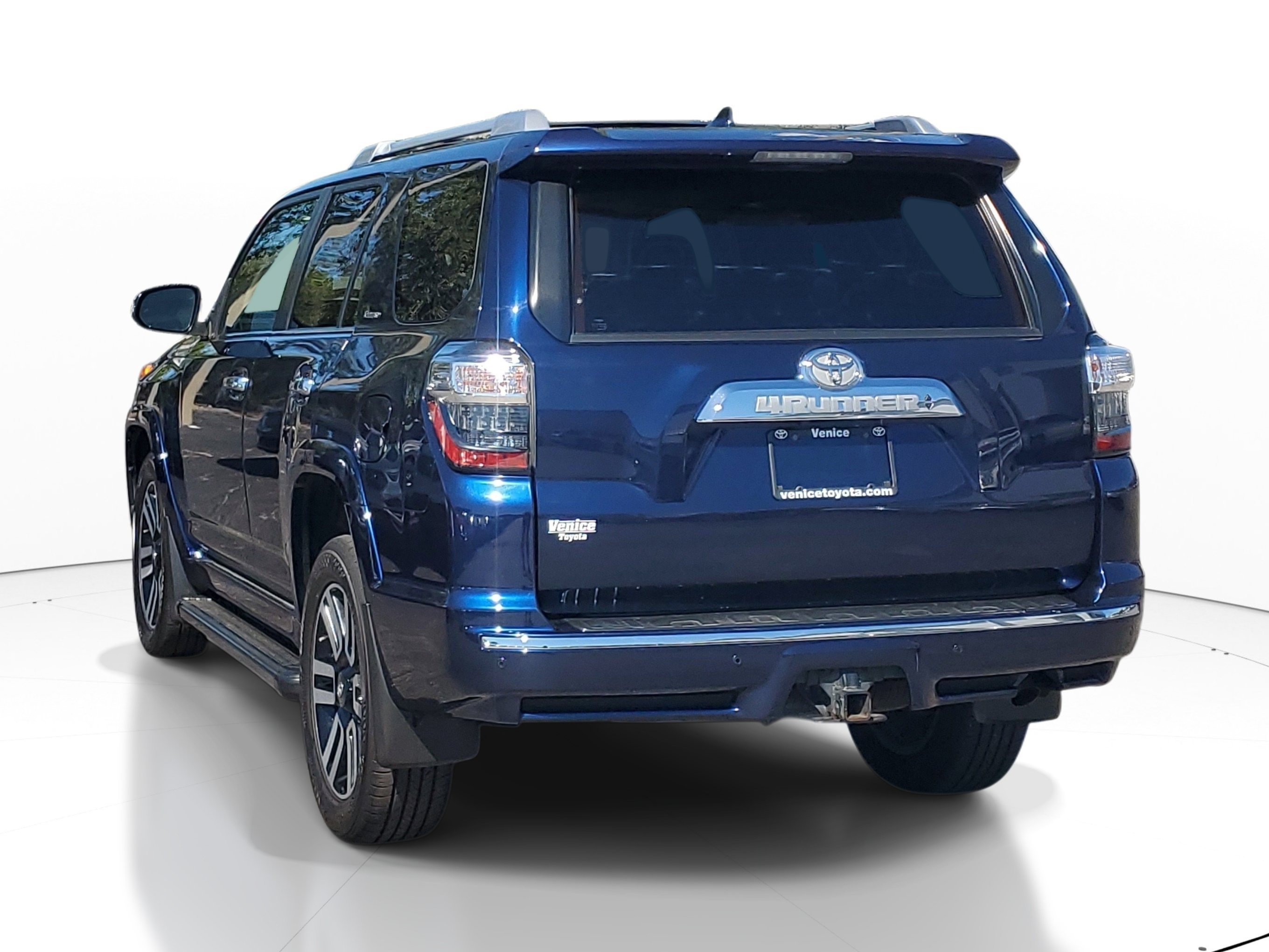 Used 2022 Nautical Blue Metallic Toyota Limited image 3