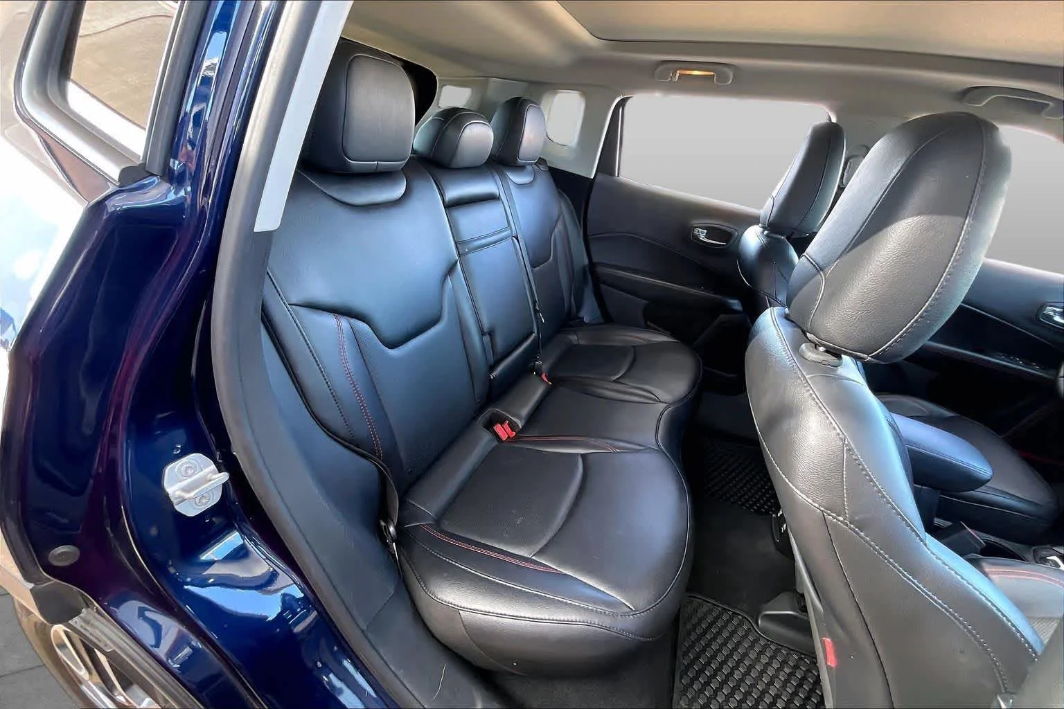 Used 2019 Jazz Blue Pearlcoat Jeep Trailhawk image 19