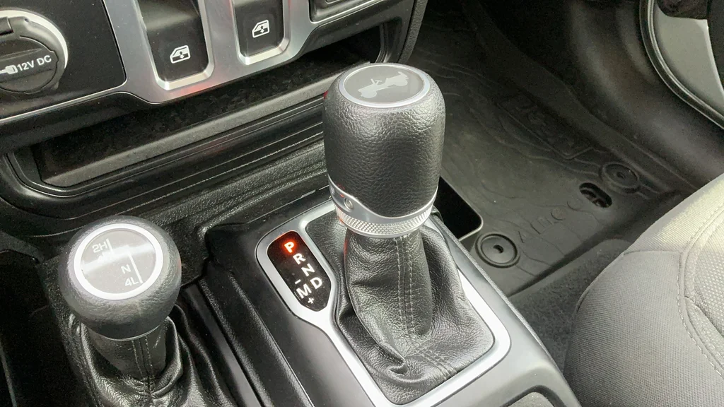 Certified Used 2020 Silver Jeep Sport S image 12