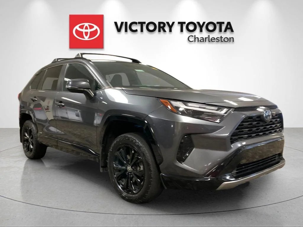 Used 2023 Gray Toyota SE image 5