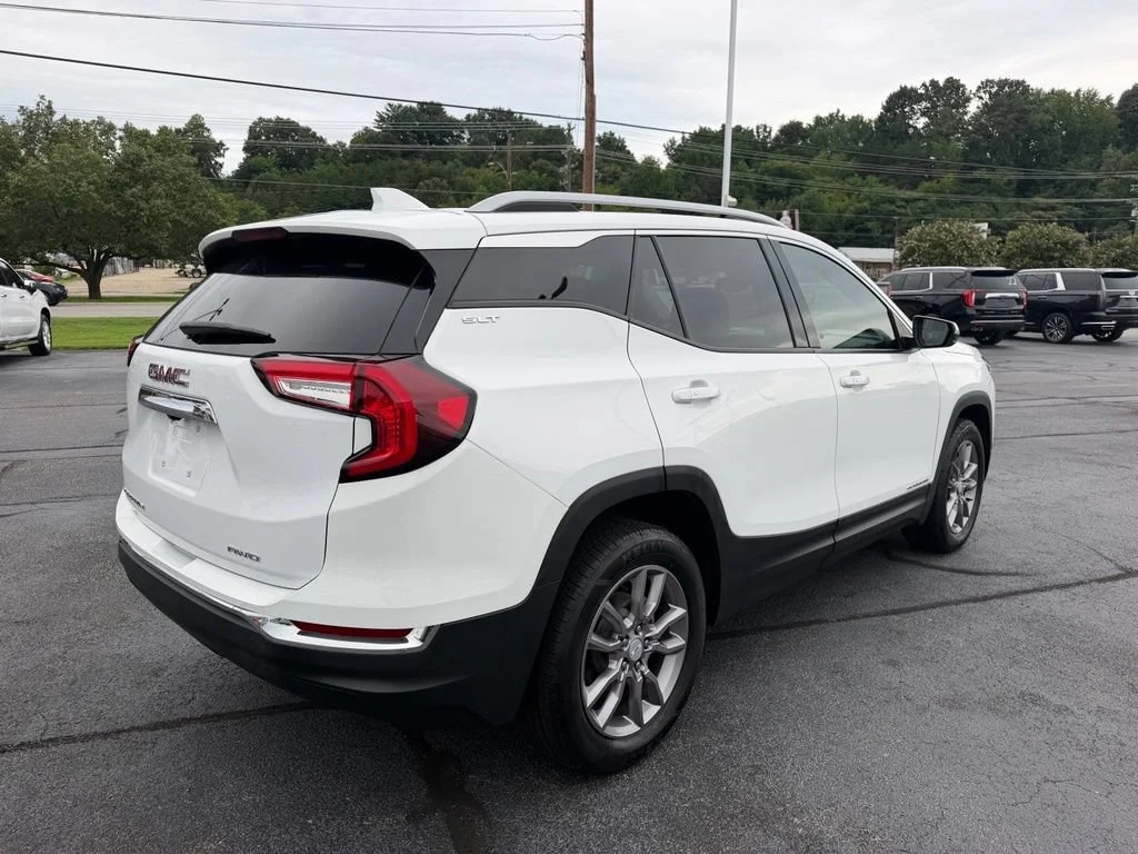 Used 2023 Summit White GMC SLT image 8