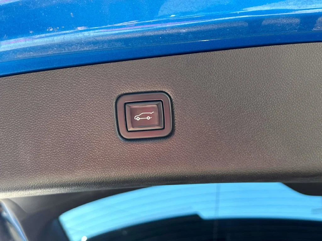 Used 2021 Blue Chevrolet RS image 18