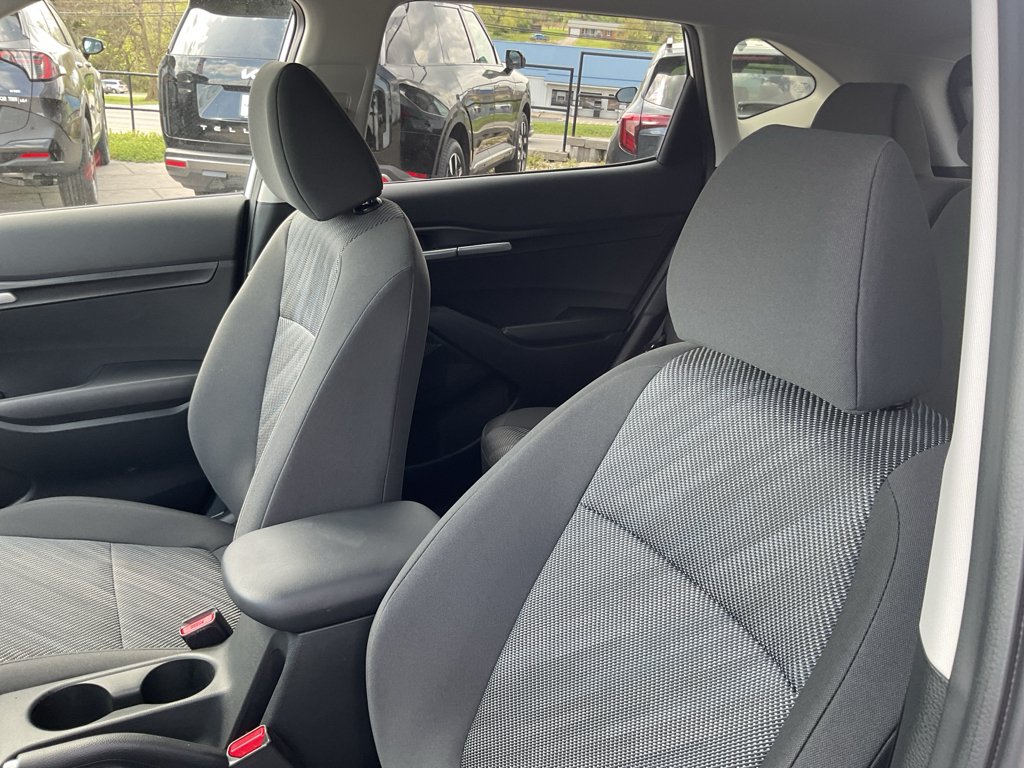 Used 2026 Snow White Pearl Kia LX image 23