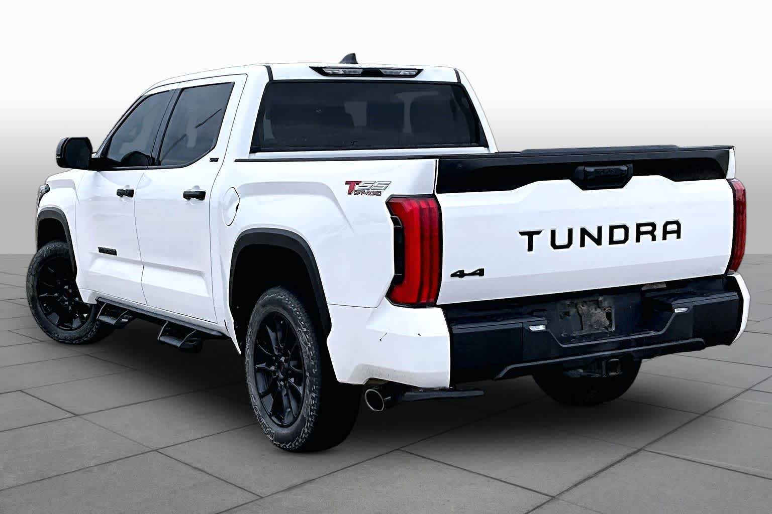 Used 2023 Ice Cap Toyota SR5 image 12