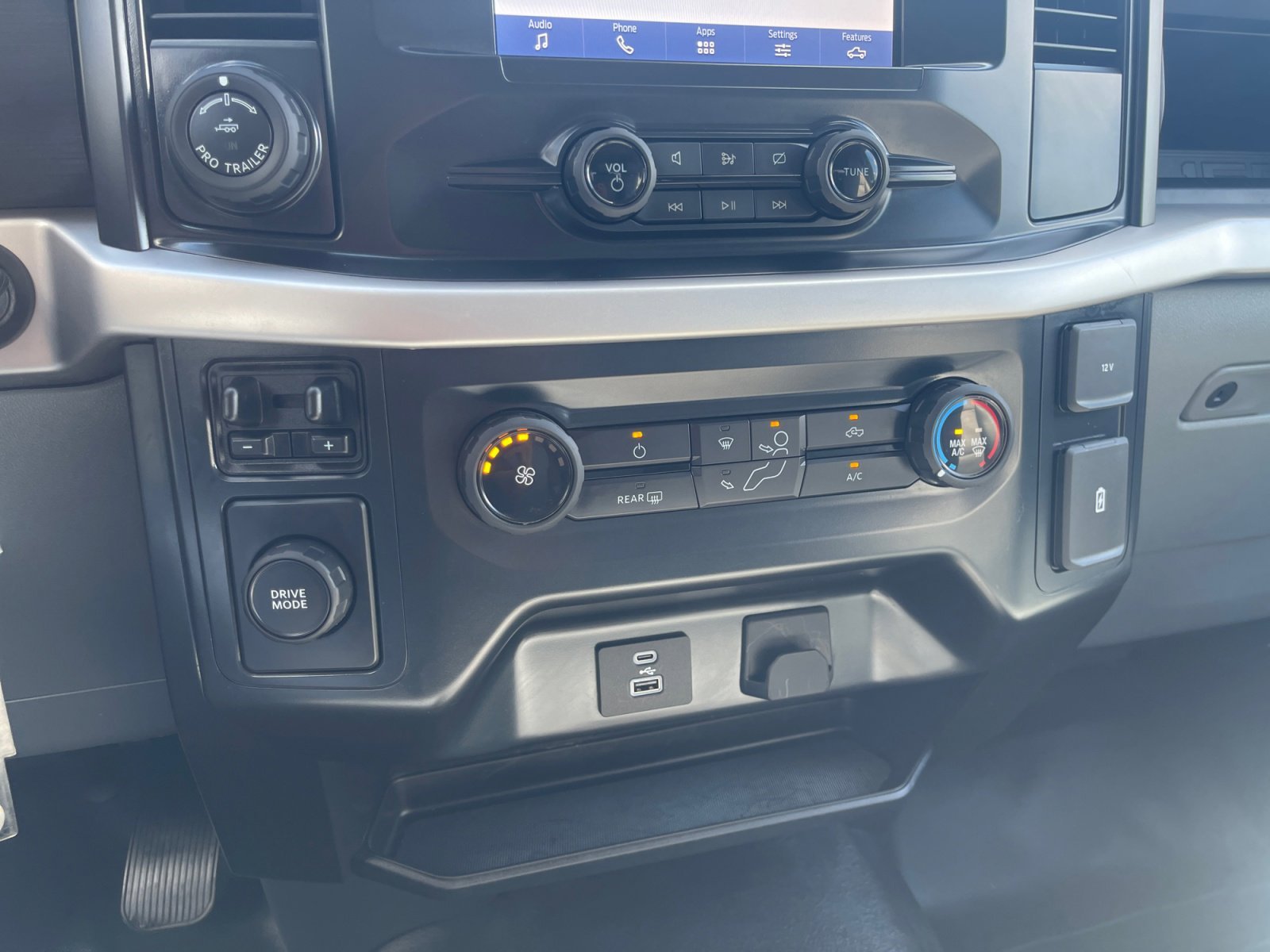 Used 2022 Stone Gray Metallic Ford XL image 11