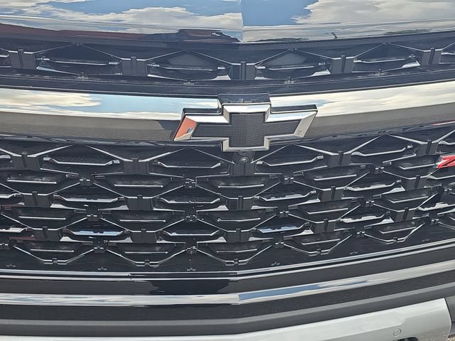 New 2026 Mosaic Black Metallic Chevrolet Z71 image 34