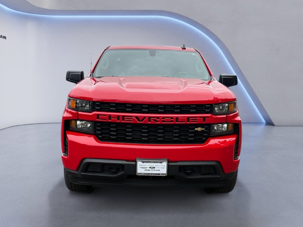 Used 2022 Red Chevrolet Custom image 9