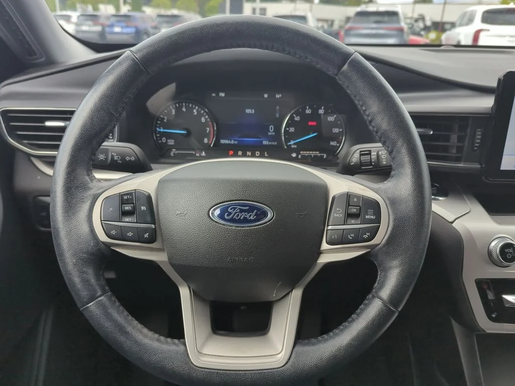 Used 2022 Silver Ford XLT image 23