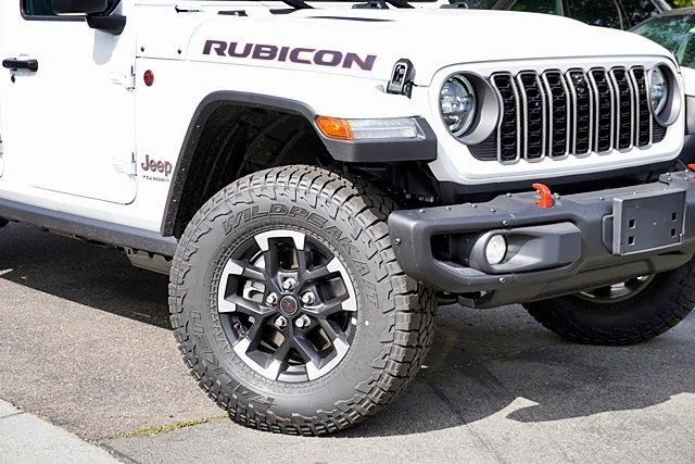 New 2026 Bright White Clear-Coat Exterior Paint Jeep Rubicon X image 4