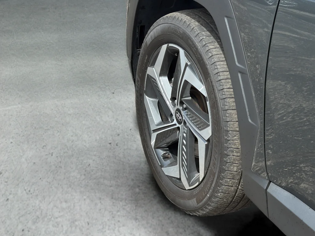 Used 2023 Gray Hyundai SEL image 13