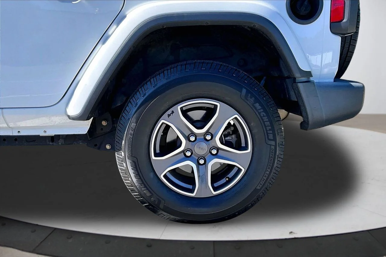 Used 2021 White Jeep Sport S image 34