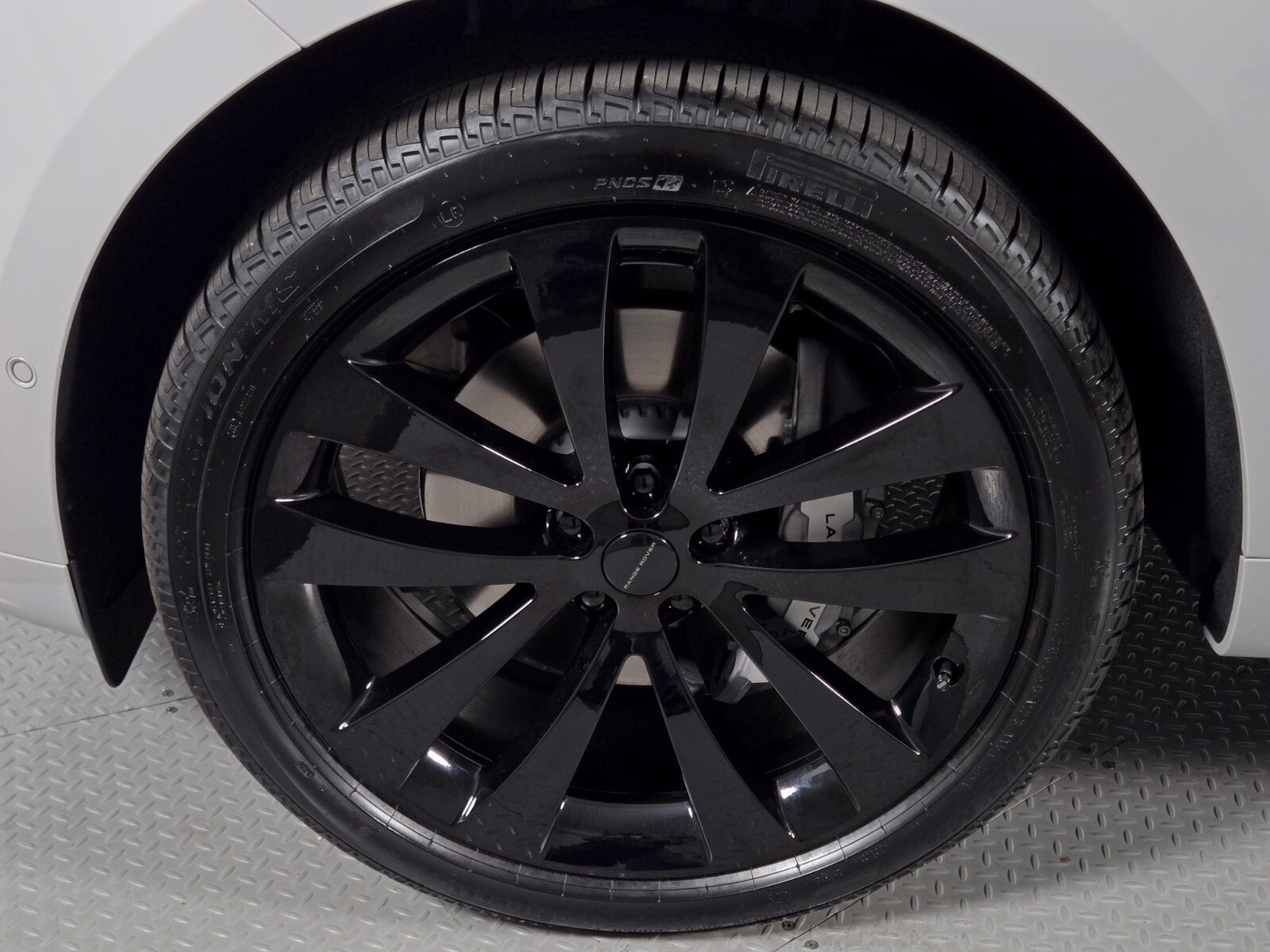 New 2027 Borasco Grey Land Rover Dynamic SE image 9