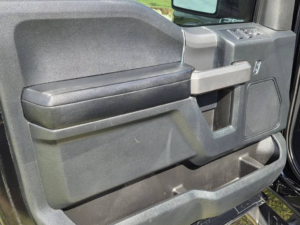 Used 2016 Black Ford XLT image 9