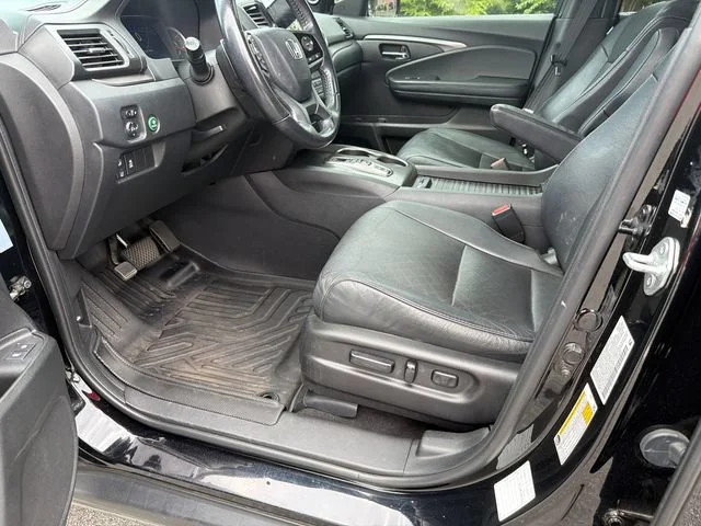 Used 2021 Black Honda AWD EX-L image 9