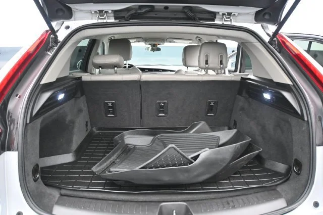 Used 2019 Radiant Silver Metallic Cadillac Luxury image 15